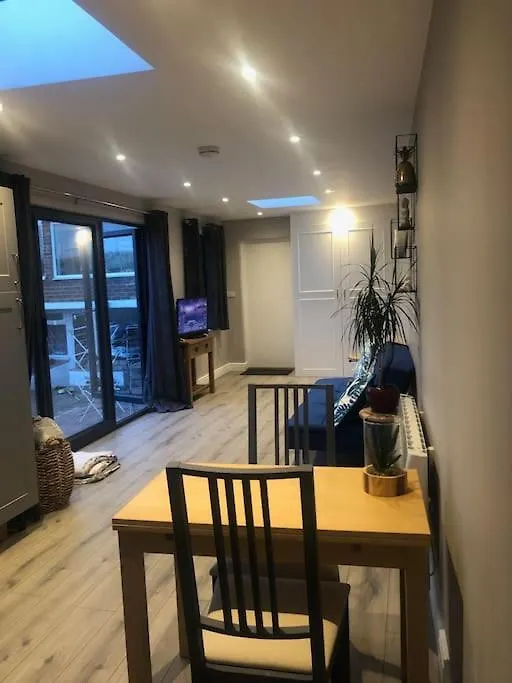 Spectacular Views, Great Location, Friendly Apartment Brighton
